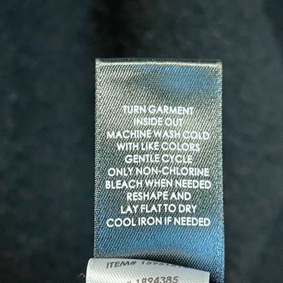 TORRID Sweater Size 2X Black Red Sequin Plaid Lips Crew Neck Pullover Festive - Picture 9 of 16